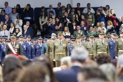Jura de bandera de la Academia Básica del Aire por la Virgen del Loreto.