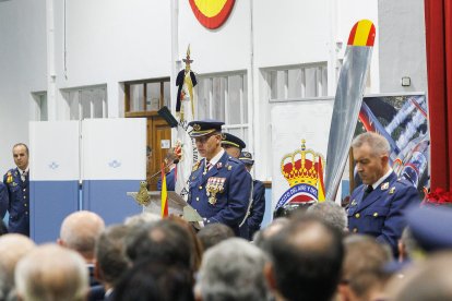 Jura de bandera de la Academia Básica del Aire por la Virgen del Loreto.