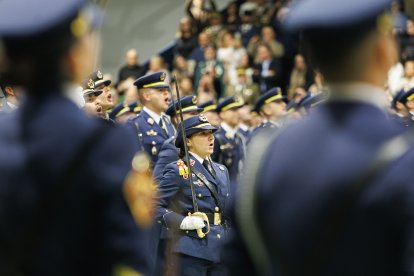 Jura de bandera de la Academia Básica del Aire por la Virgen del Loreto.