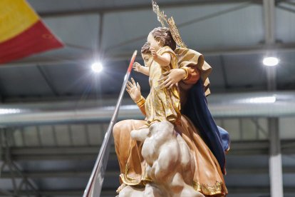 Jura de bandera de la Academia Básica del Aire por la Virgen del Loreto.