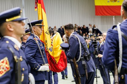 Jura de bandera de la Academia Básica del Aire por la Virgen del Loreto.