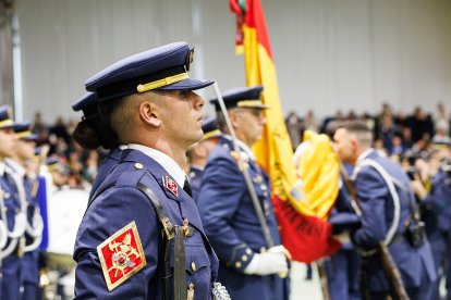 Jura de bandera de la Academia Básica del Aire por la Virgen del Loreto.