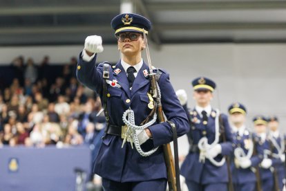 Jura de bandera de la Academia Básica del Aire por la Virgen del Loreto.