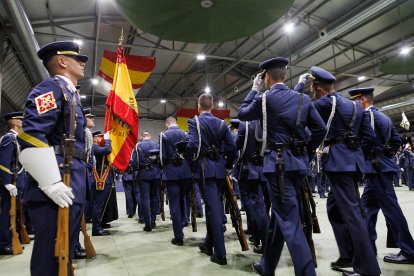 Jura de bandera de la Academia Básica del Aire por la Virgen del Loreto.