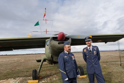 Jura de bandera de la Academia Básica del Aire por la Virgen del Loreto.