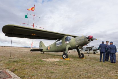 Jura de bandera de la Academia Básica del Aire por la Virgen del Loreto.