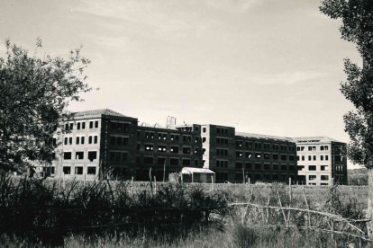 Construcción del colegio Sagrado Corazón Jesuitas de León.