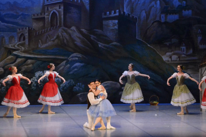 Danza en el Teatro Bergidum.