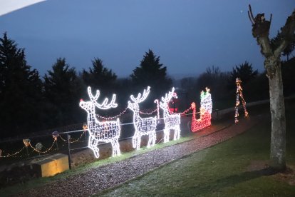 Los renos y Papa Noel en la Navidad de Almanza