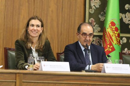 Graduación de la XV promoción del Máster en Cirugía Bucal, Implantología y Periodoncia de la ULE.