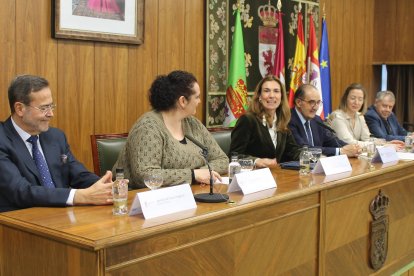 Graduación de la XV promoción del Máster en Cirugía Bucal, Implantología y Periodoncia de la ULE.
