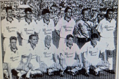 Alineación Las Palmas-Cultural (2-6-1996): Juan Carlos; José Díez, Casales, Juanma Aláez, Julio (Pérez, min 70); Blanco, Peri, Ballesteros (Ángel Luis, min 53); Javi de Campo, Valderrey y Carolo.