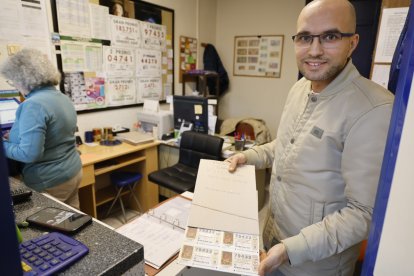 La Administración de Lotería de la calle Constitución, en La Pola de Gordón