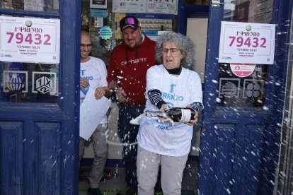Alegría la en administración de lotería de La Pola de Gordón.