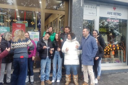 Celebración, entre risas y brindis por el Gordo en Villablino