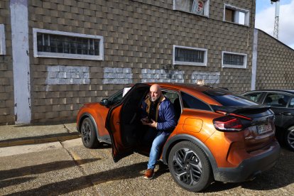 La alegría de jugadores, técnicos y directivos del FC La Bañeza.