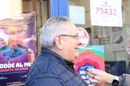 El premio Gordo llena de alegría las calles de La Bañeza