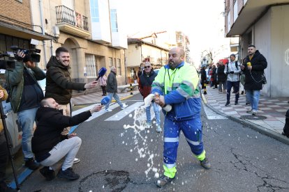 El premio Gordo llena de alegría las calles de La Bañeza