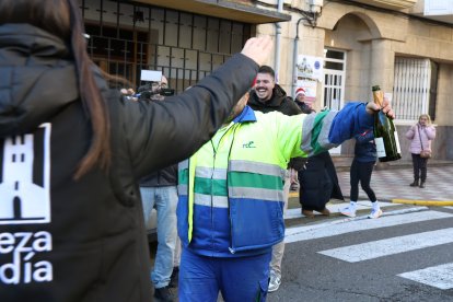 El premio Gordo llena de alegría las calles de La Bañeza