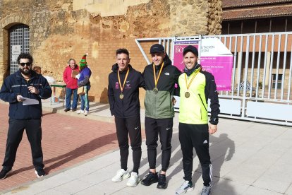 Podio masculino con Miguel Caminero, Luis Óscar López Gabela y Alejandro González.