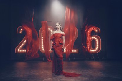 <p>La influencer Laura Escanes ha presentado en TV3 las campanadas con un vestido joya rojo de Yolancris. EFE/Cedida por Yolancris -SOLO USO EDITORIAL/SOLO DISPONIBLE PARA ILUSTRAR LA NOTICIA QUE ACOMPAÑA (CRÉDITO OBLIGATORIO)- NO VENTAS</p>
