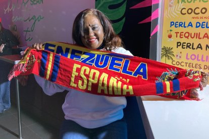 La comunidad venezolana de León recibe con alegría las noticias de Venezuela.