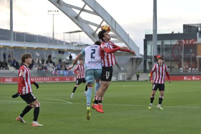Los jugadores de la Ponferradina no dieron una alegría a su fiel afición en el comienzo competitivo del año 2026.