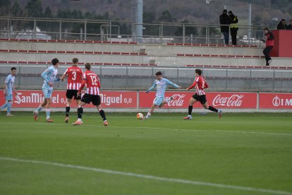Los jugadores de la Ponferradina no dieron una alegría a su fiel afición en el comienzo competitivo del año 2026.