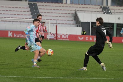 Los jugadores de la Ponferradina no dieron una alegría a su fiel afición en el comienzo competitivo del año 2026.