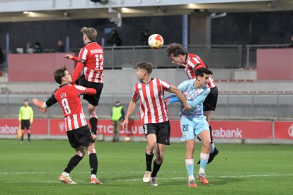 Los jugadores de la Ponferradina no dieron una alegría a su fiel afición en el comienzo competitivo del año 2026.