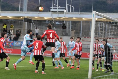 Los jugadores de la Ponferradina no dieron una alegría a su fiel afición en el comienzo competitivo del año 2026.