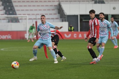 Los jugadores de la Ponferradina no dieron una alegría a su fiel afición en el comienzo competitivo del año 2026.