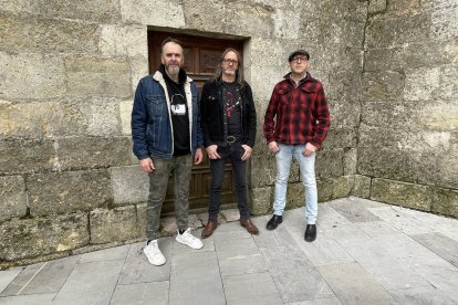 Oscuros cierran el concierto desde las 23.00 horas.