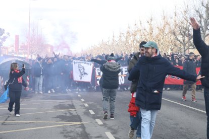 La afición gijonesa llega al Reino para el Cultural-Sporting de Gijón.