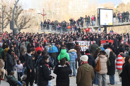 La afición gijonesa llega al Reino para el Cultural-Sporting de Gijón.