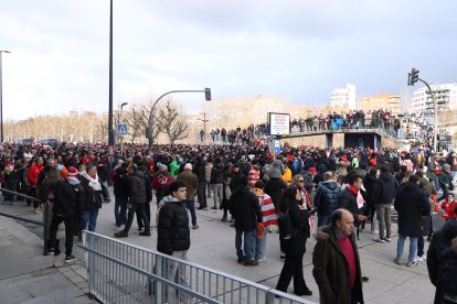 La afición gijonesa llega al Reino para el Cultural-Sporting de Gijón.