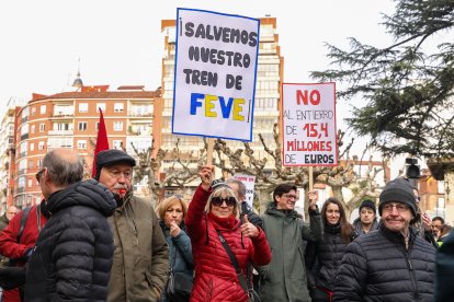 Corte de los sábados en Padre Isla por el tren de Feve.
