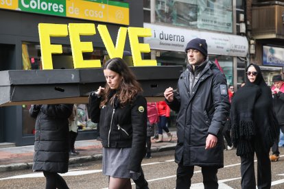 La manifestación recorre la traza de Feve entre la Asunción y la estación de Matallana en León.