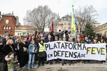 La manifestación recorre la traza de Feve entre la Asunción y la estación de Matallana en León.