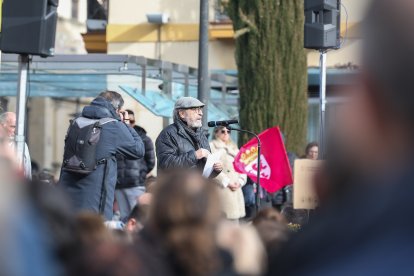 La manifestación recorre la traza de Feve entre la Asunción y la estación de Matallana en León.