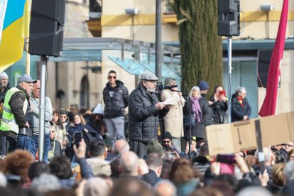La manifestación recorre la traza de Feve entre la Asunción y la estación de Matallana en León.