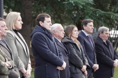 El Gobierno de Castilla y León guarda un minuto de silencio en recuerdo de los fallecidos en el accidente de tren de Adamuz (Córdoba)