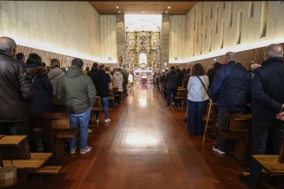 Funeral de Urbano González, cara visible de la lucha contra la ELA en León.