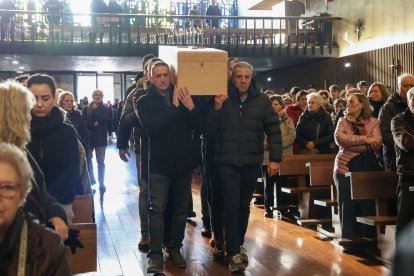 Funeral de Urbano González, cara visible de la lucha contra la ELA en León.