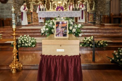 Funeral de Urbano González, cara visible de la lucha contra la ELA en León.