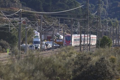 Vista del lugar del accidente de los trenes que colisionaron cerca de Adamuz.