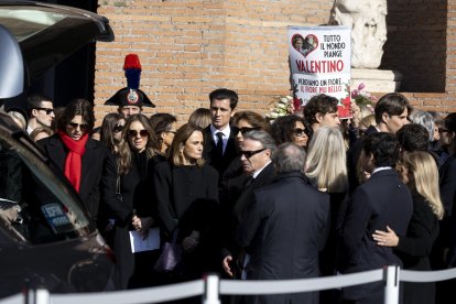 Roma (Italy), 23/01/2026.- Giancarlo Giammetti arrives to attend Valentino Garavani's funeral at the Basilica of S. Maria degli Angeli e dei Martiri in Rome, Italy, 23 January 2026. Valentino passed away at the age of 93 at his home in Rome on 19 January 2026. (Moda, Italia, Roma) EFE/EPA/MAURIZIO BRAMBATTI