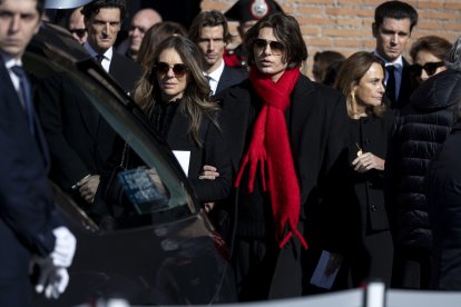 ROME (Italy), 23/01/2026.- Anna Fendi attends Valentino Garavani's funeral at the Basilica of Our Lady of the Angels and the Martyrs in Rome, Italy, 23 January 2026. Valentino passed away at the age of 93 at his home in Rome on 19 January 2026. (Moda, Italia, Roma) EFE/EPA/MASSIMO PERCOSSI
