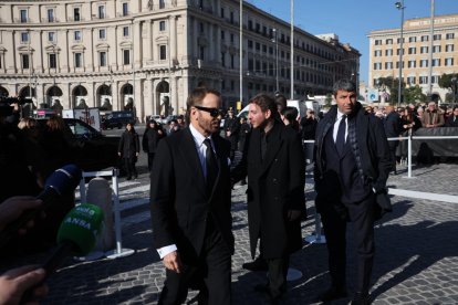 Roma (Italy), 23/01/2026.- Eleonora Abbagnato (C) Italian ballet dancer, model, and actress arrives to attend Valentino Garavani's funeral at the Basilica of S. Maria degli Angeli e dei Martiri in Rome, Italy, 23 January 2026. Valentino passed away at the age of 93 at his home in Rome on 19 January 2026. (Moda, Italia, Roma) EFE/EPA/MASSIMO PERCOSSI