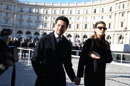 ROME (Italy), 23/01/2026.- Francesco Rutelli and Barbara Palombelli attend Valentino Garavani's funeral at the Basilica of Our Lady of the Angels and the Martyrs in Rome, Italy, 23 January 2026. Valentino passed away at the age of 93 at his home in Rome on 19 January 2026. (Moda, Italia, Roma) EFE/EPA/MASSIMO PERCOSSI